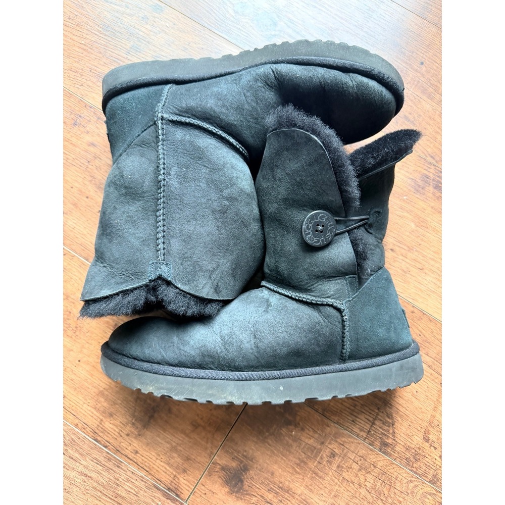 UGG Bailey Button II Black Suede Sheepskin Boots 1016226 Womens 11
